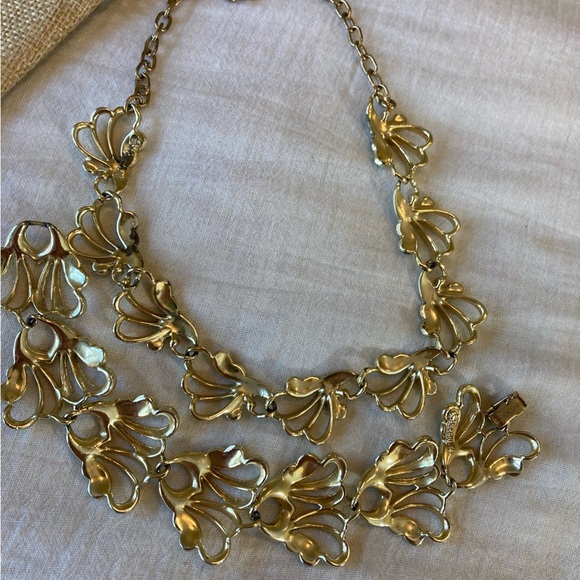 Sarah Coventry Vintage Ornate Necklace and Bracelet Set - Picture 9 of 9